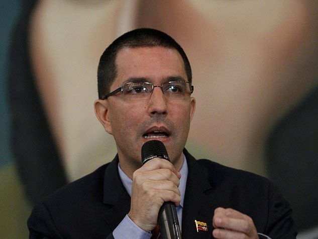 Cancillería acusa a Trump de amenazar a Venezuela