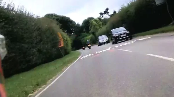 #Video Motociclista graba su muerte al intentar pirueta