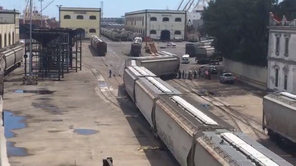 Se descarrila tren en puerto de Veracruz - Portafoliover-4