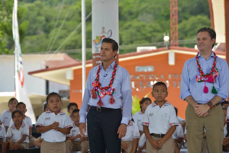 Estar contra la reforma educativa es estar contra México: Peña Nieto