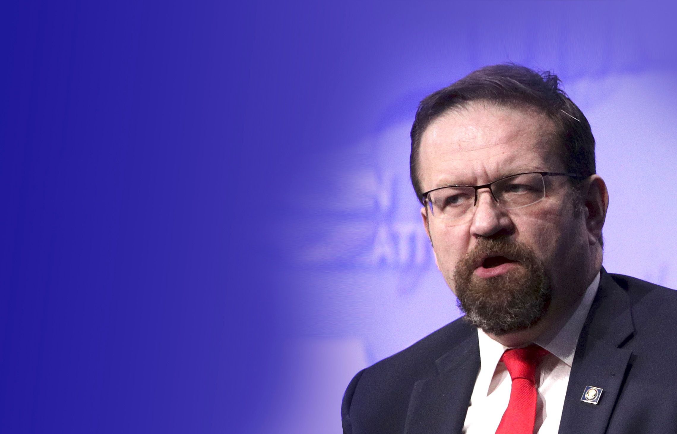 Dimite Sebastian Gorka al gabinete de Trump