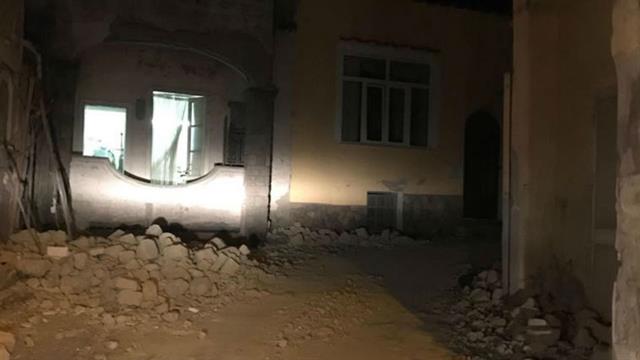 Temblor en Italia deja al menos dos muertos y diez desaparecidos