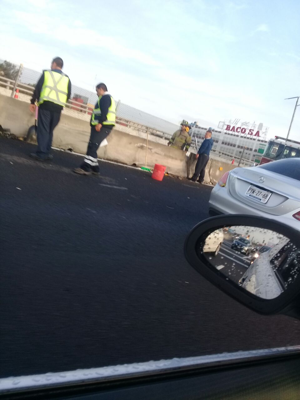 Accidente en Segundo Piso de Periférico trastoca la vialidad - WhatsApp-Image-2017-08-18-at-8.07.28-AM