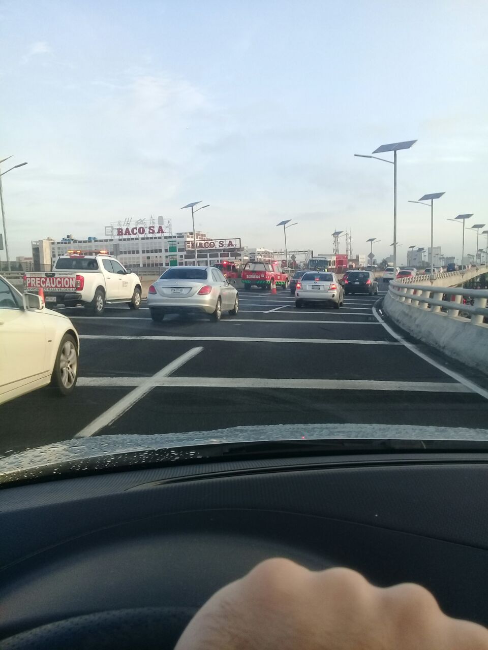 Accidente en Segundo Piso de Periférico trastoca la vialidad - WhatsApp-Image-2017-08-18-at-8.07.34-AM