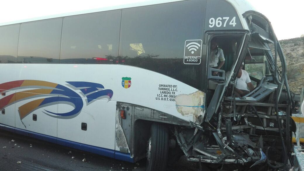 Choque deja cinco heridos en Nuevo León
