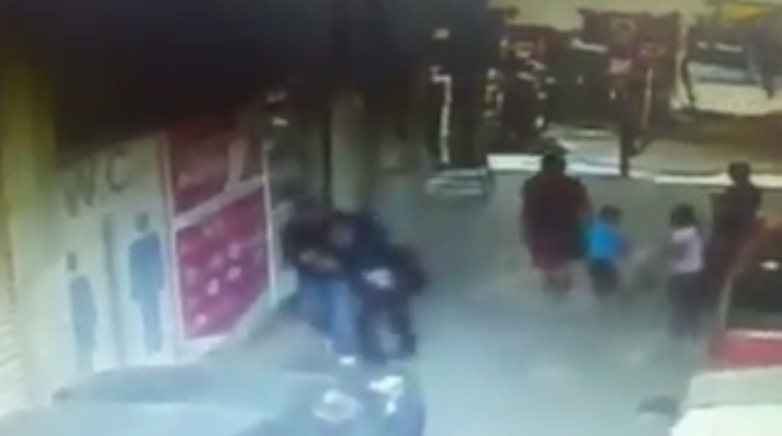 #Video Agreden a policía en el Centro Histórico