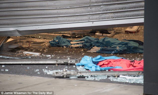 Roban tienda del Arsenal en Emirates Stadium - arsenal-store-3