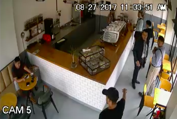 #Video Ladrón asalta a cinco hombres en Tijuana