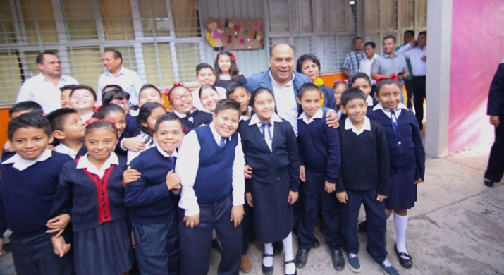 Gracias a los docentes Guerrero está cambiando frente al país: Astudillo