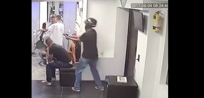 #Video Asesinan a hombre cuando se encontraba en peluquería