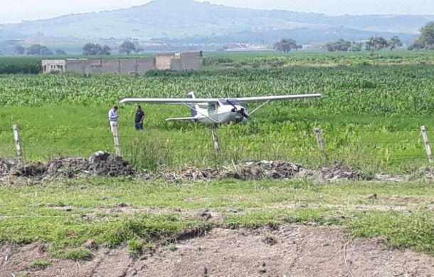 Avión pequeño aterriza de emergencia en Tlajomulco - aterrizaje