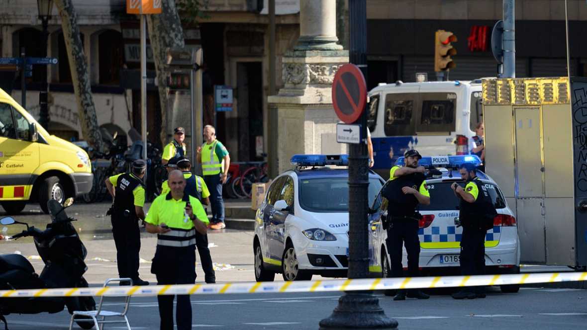 Atentado terrorista en Barcelona deja al menos 13 muertos y 100 heridos