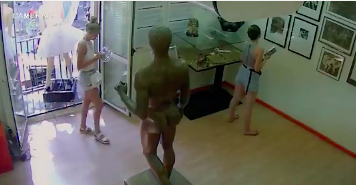 #Video Momento en que camioneta arrolla a peatones en Barcelona