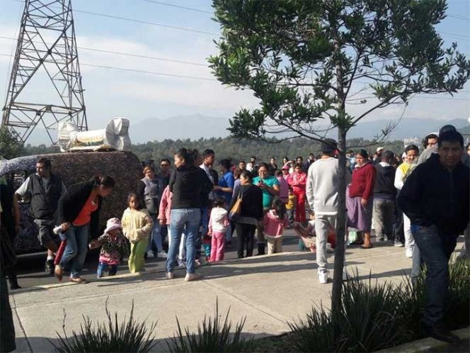 Vecinos cierran vialidad en Álvaro Obregón provocando caos vial - bloqueo-avenida-de-las-torres