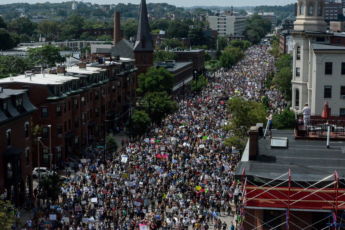 "¡No en Boston!", más de 40 mil marchan en contra del racismo - boston
