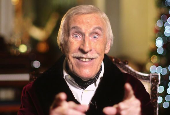 Muere el presentador británico Bruce Forsyth