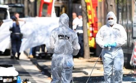 Camioneta se estrella contra paradas de autobús en Marsella. Hay un muerto