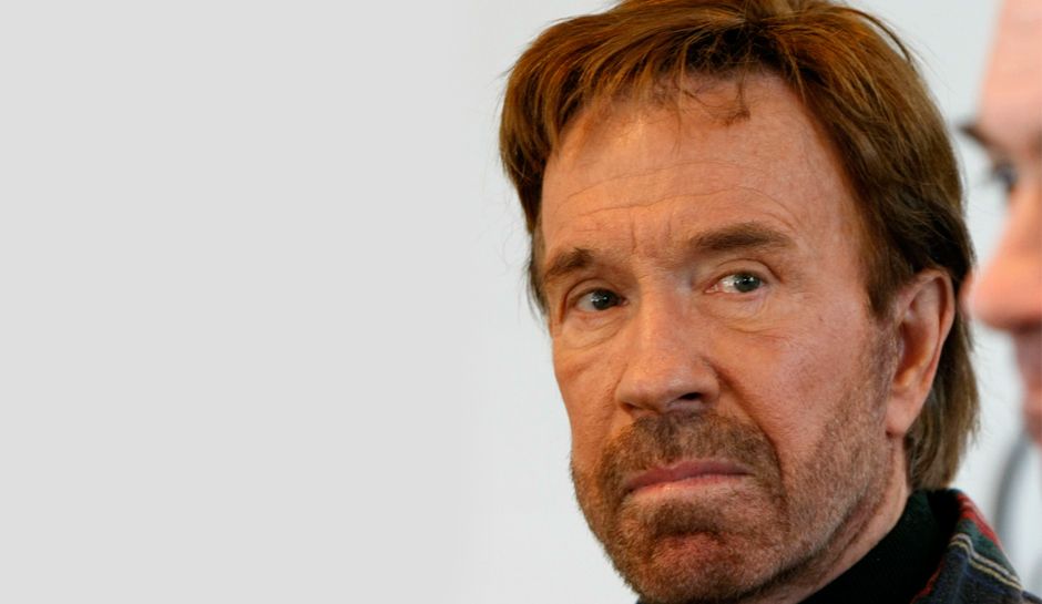 Chuck Norris sobrevive a dos infartos en una hora