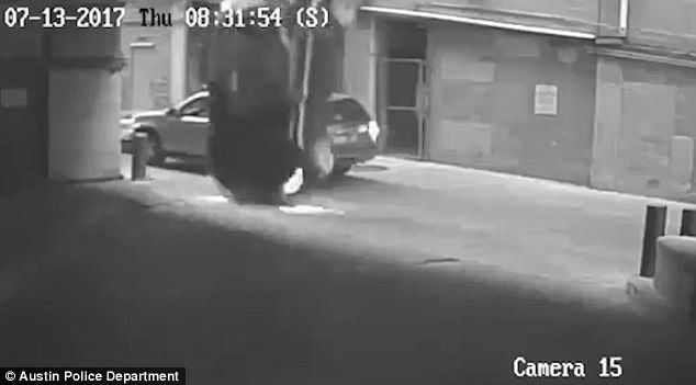 #Video Coche cae siete pisos en estacionamiento de Texas