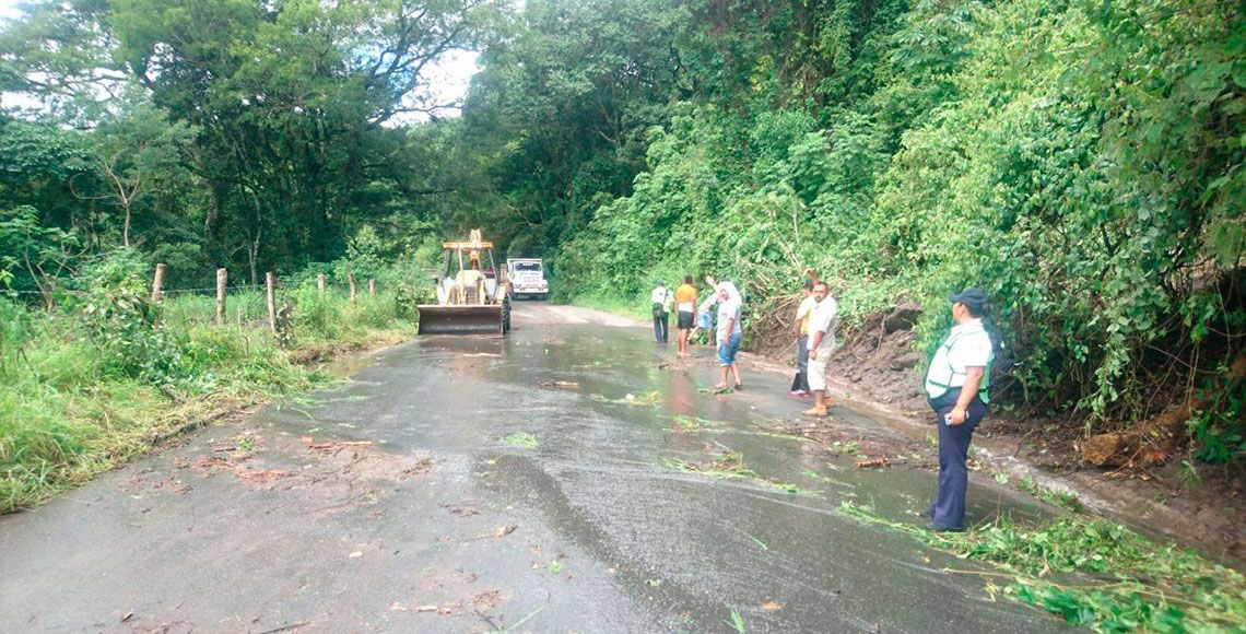 Lluvias en la Costa de Oaxaca dejan un muerto - costad3