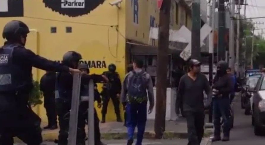 Desalojo deja un muerto y tres heridos en Popotla Desalojo deja un muerto y tres heridos en Popotla