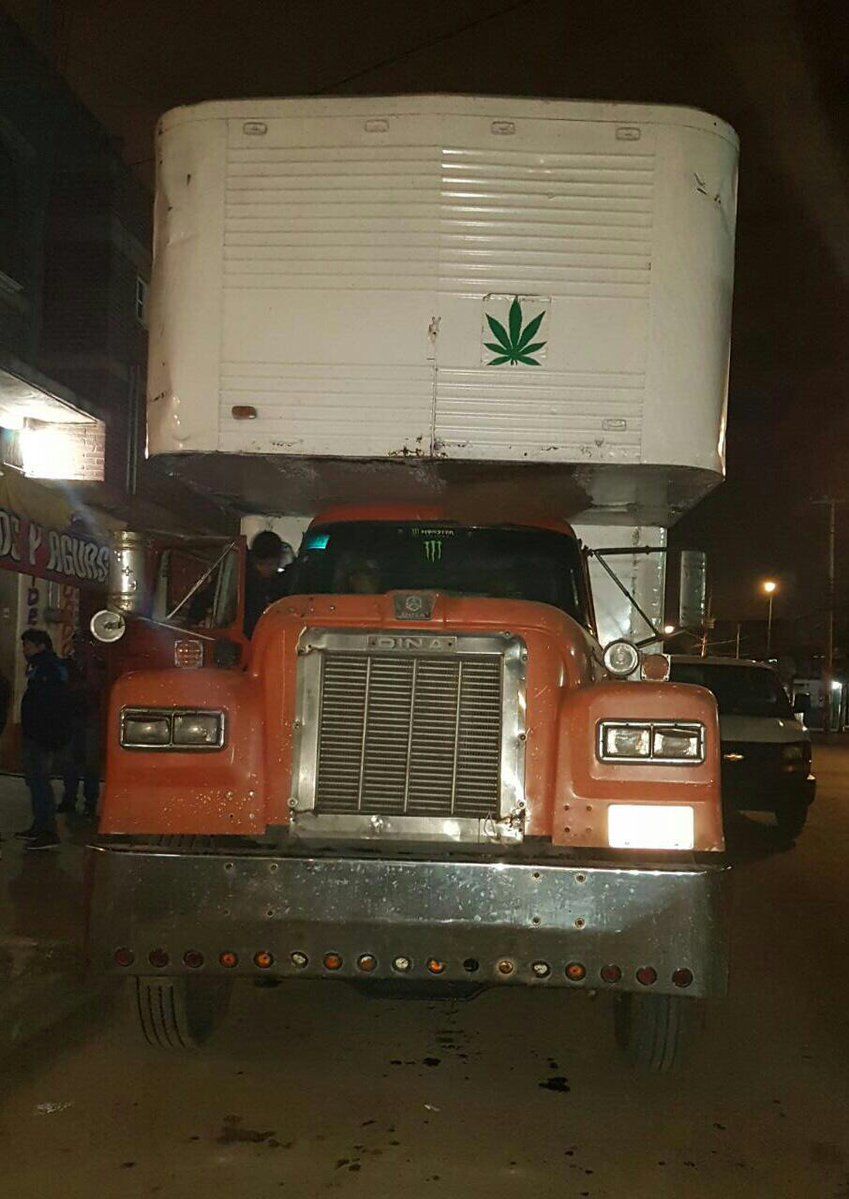 Detienen a dos presuntos ladrones de combustible en Iztapalapa