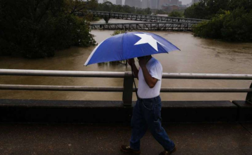 Emergencia en sur de Houston tras rompimiento de dique