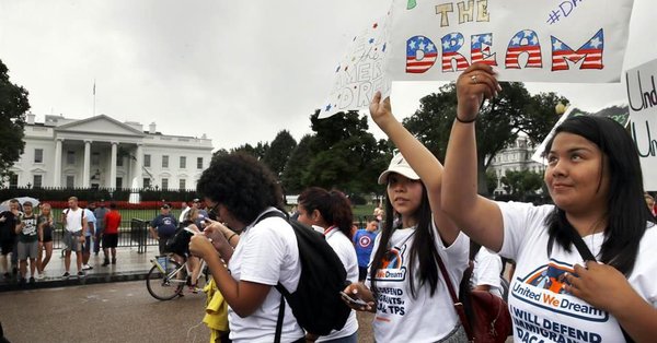 Trump terminará DACA con un retraso de seis meses