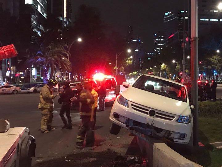 Conductor ebrio choca contra glorieta de la Palma - ebrio-glorita-de-la-palma