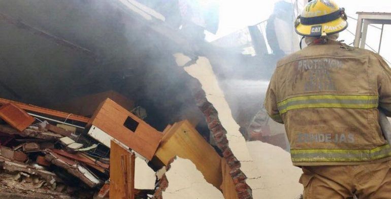 Un muerto por explosión de panadería en Michoacán