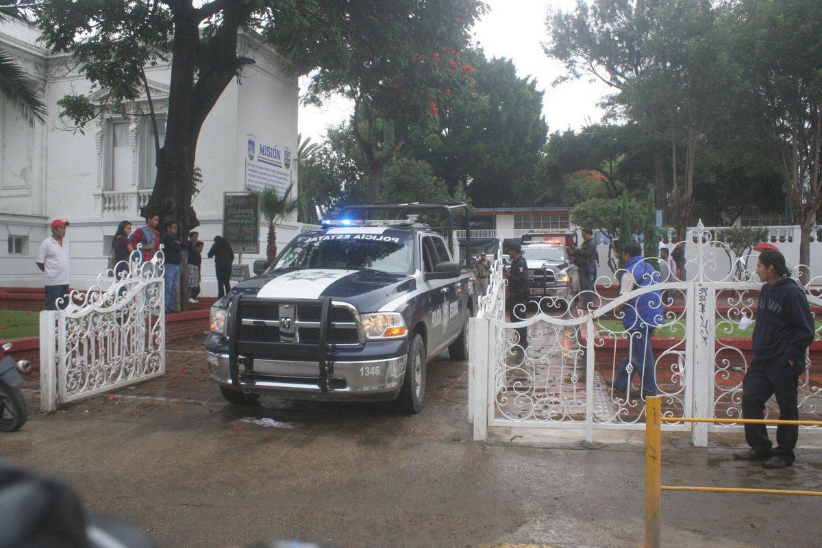 Balean a empleado de la Universidad Autónoma Benito Juárez de Oaxaca - fac-de-medicina-oaxaca