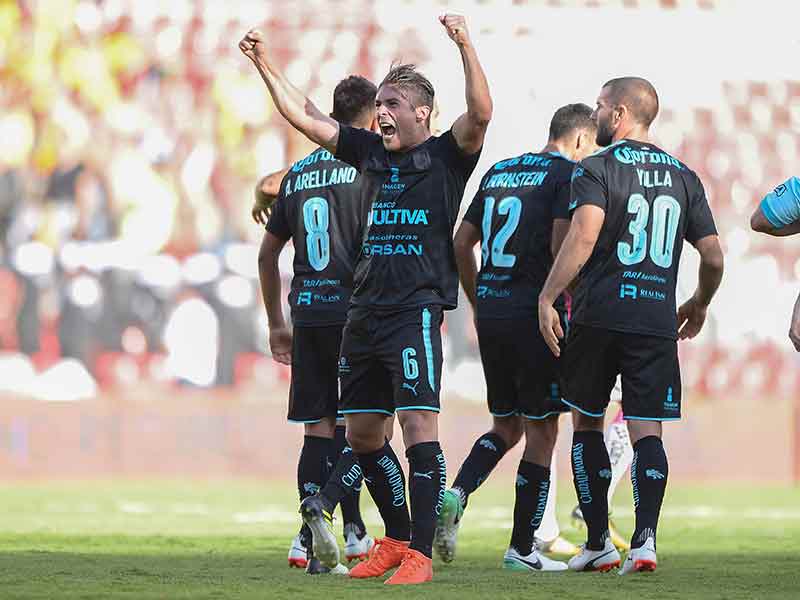 Sanvezzo le da el triunfo a Gallos Blancos sobre Monarcas