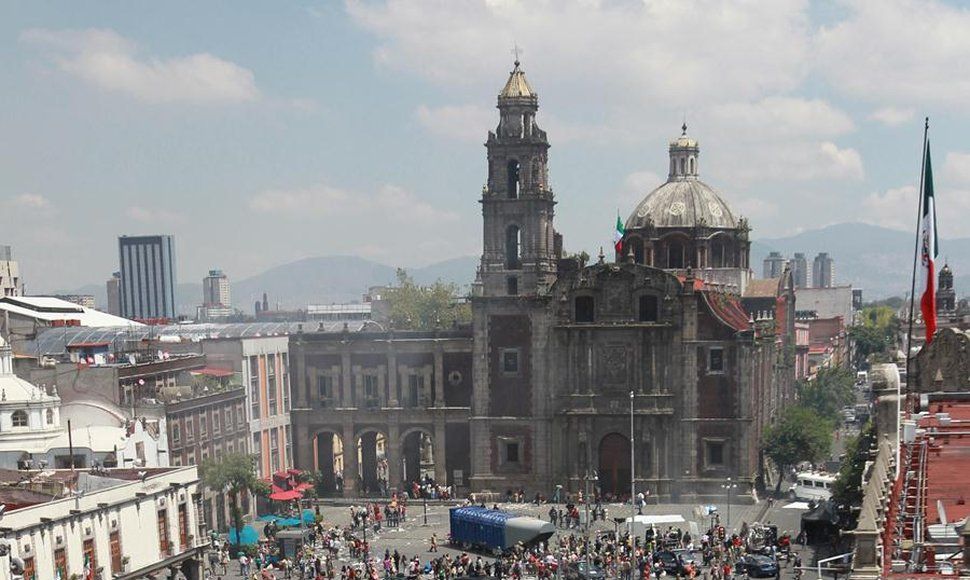 Continúa el cierre de vialidades en el Centro Histórico por Godzilla - godzilla-3