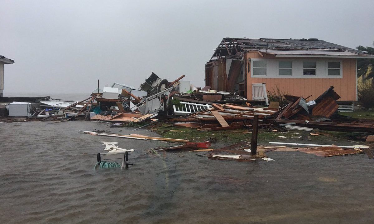 Paso de huracán Harvey deja en alerta a Texas - harvey-texas-@Jeff_Piotrowski-1-2-e1503762190790