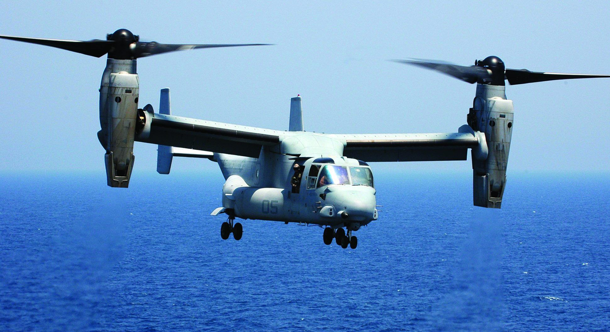 Buscan a tres marines desaparecidos en Australia tras choque