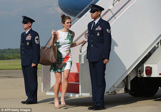 Nueva directora interina de Comunicaciones de la Casa Blanca tiene 28 años - hope-hicks-2