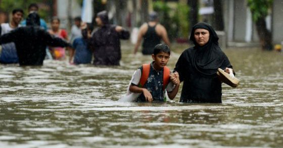 Al menos mil 200 muertos tras lluvias en el sur de Asia - india