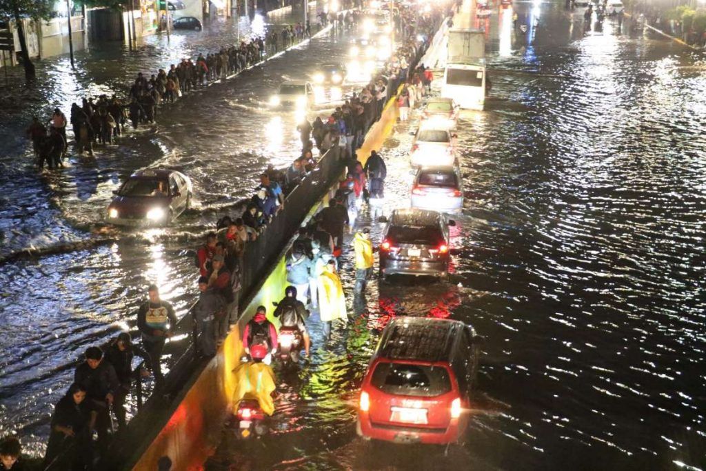 Continúan cerradas Oceanía y Circuito Interior por inundaciones - inundacion-oceania-y-circuito-interior