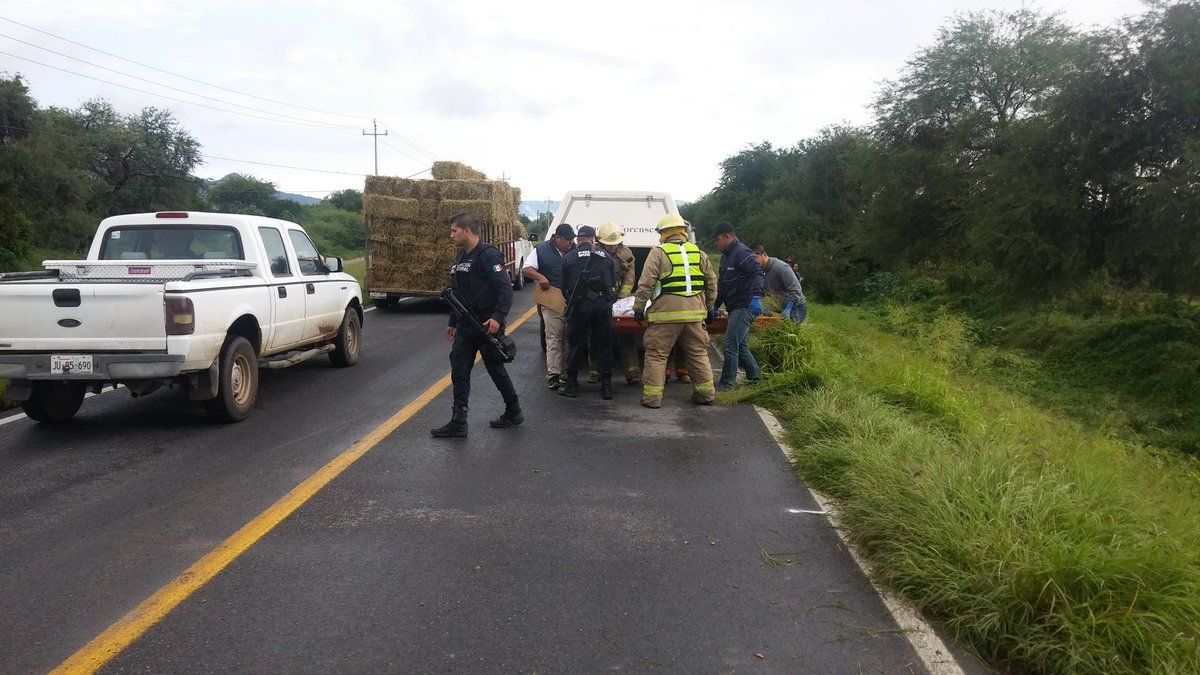 Accidente carretero deja un muerto y ocho heridos en Jalisco - jalisco-techaluta