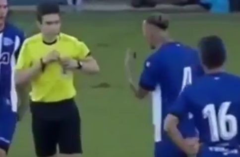 Árbitro concluye partido tras insultos