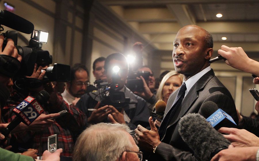 Trump ataca a presidente de Merck tras críticas por violencia en Virginia