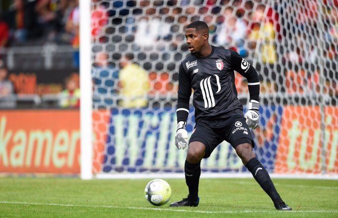 #Video Bielsa se queda sin cambios y expulsan al portero