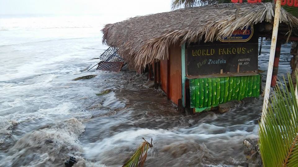Puertos de Oaxaca cerrados a la navegación por mar de fondo - m-ar-de-fondo-2