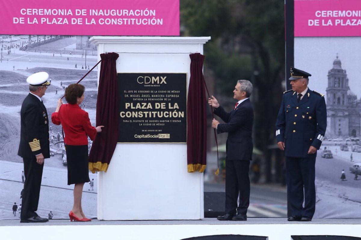 Reinagura Mancera plancha del Zócalo