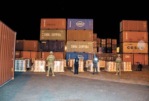 Aseguran 36 toneladas de precursor químico en Manzanillo