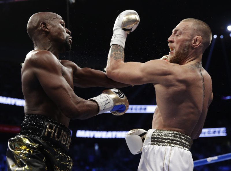 Mayweather noquea a McGregor - mayweather3