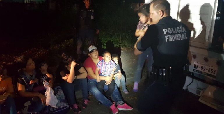 Policía Federal rescata a 43 migrantes en Veracruz