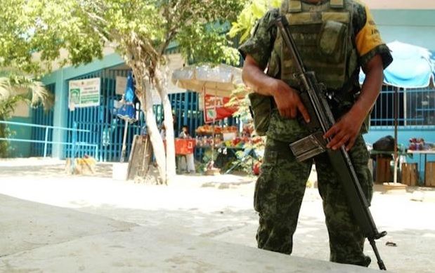 Ejército vigila más de 200 escuelas en Acapulco - militares-escuelas-acapulco
