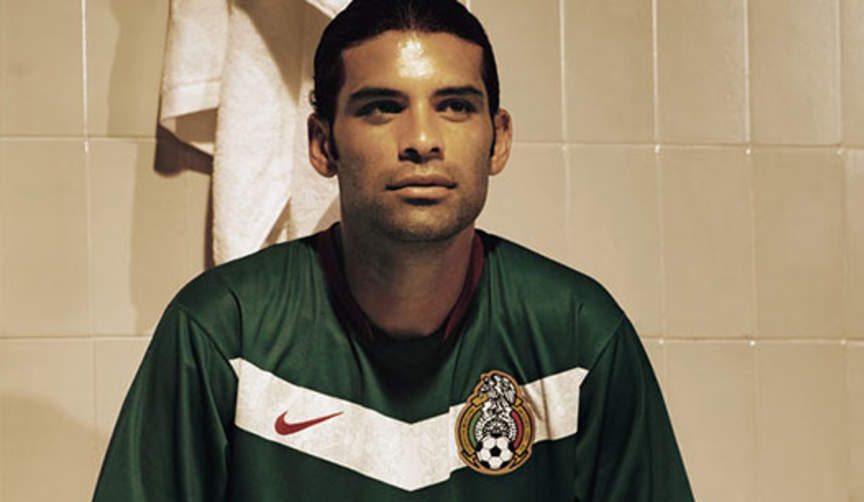 Nike estudia sus vínculos con Rafael Márquez