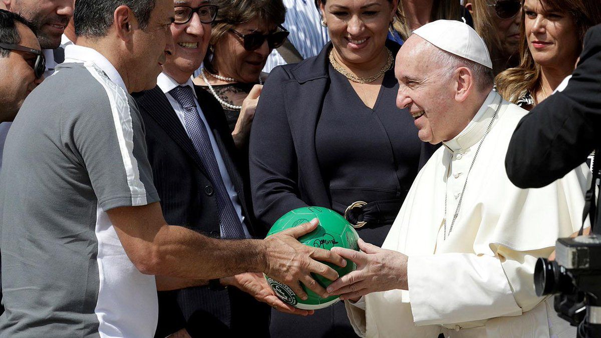El papa Francisco bendice a delegación del Chapecoense - papa-francisco-chapecoense-2